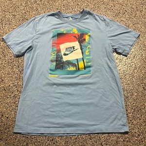 Nike tee heatwave size medium